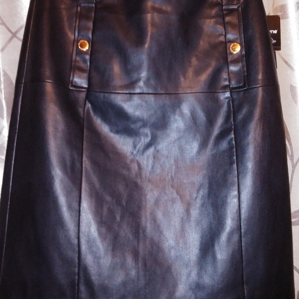 Liz Claiborne SZ 8 NWT faux leather skirt